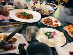 -忘忧草融合私房菜(红鼎国际店)