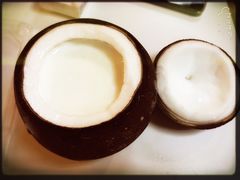 -志龙皇冠吃货椰子铺