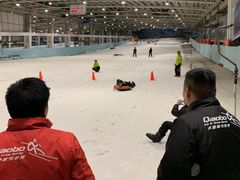 -乔波室内滑雪场