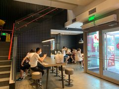 用餐区-肯德基(中华路店)