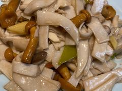 爆炒云南三珍-八珍饺子·烤鸭·家常菜