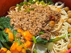 -爆炸头阿姨小四川正宗川味小吃(无任何分店)