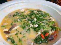 上汤真菌豌豆尖-那家小馆•北京菜•烤鸭(香山店)