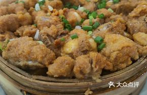 Fatty Intestine Steamed Pork with Rice Noodles