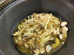 -土灶台东北大块肉烧烤(风景城邦店)