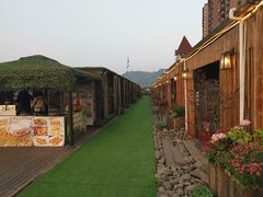 -冰冰龙虾·江湖菜·花园江景餐厅