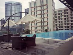 泳池-广州天河希尔顿酒店