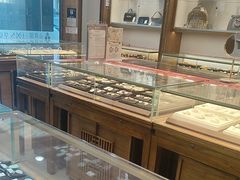 -品真阁华夏典当行(四通桥店)