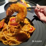 月球漫步下的晚餐