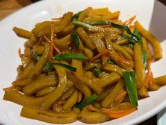 -头上红煨盐鸡·非遗院子餐厅