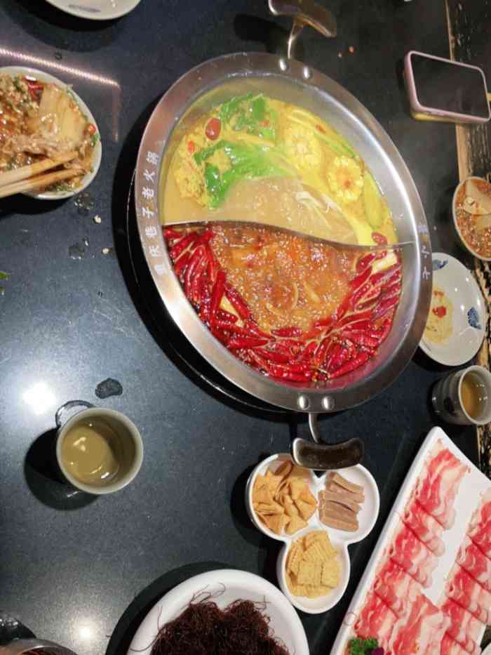 酱小七老火锅(北苑店)-"[薄荷]环境:场地很大,上下两层,也是.