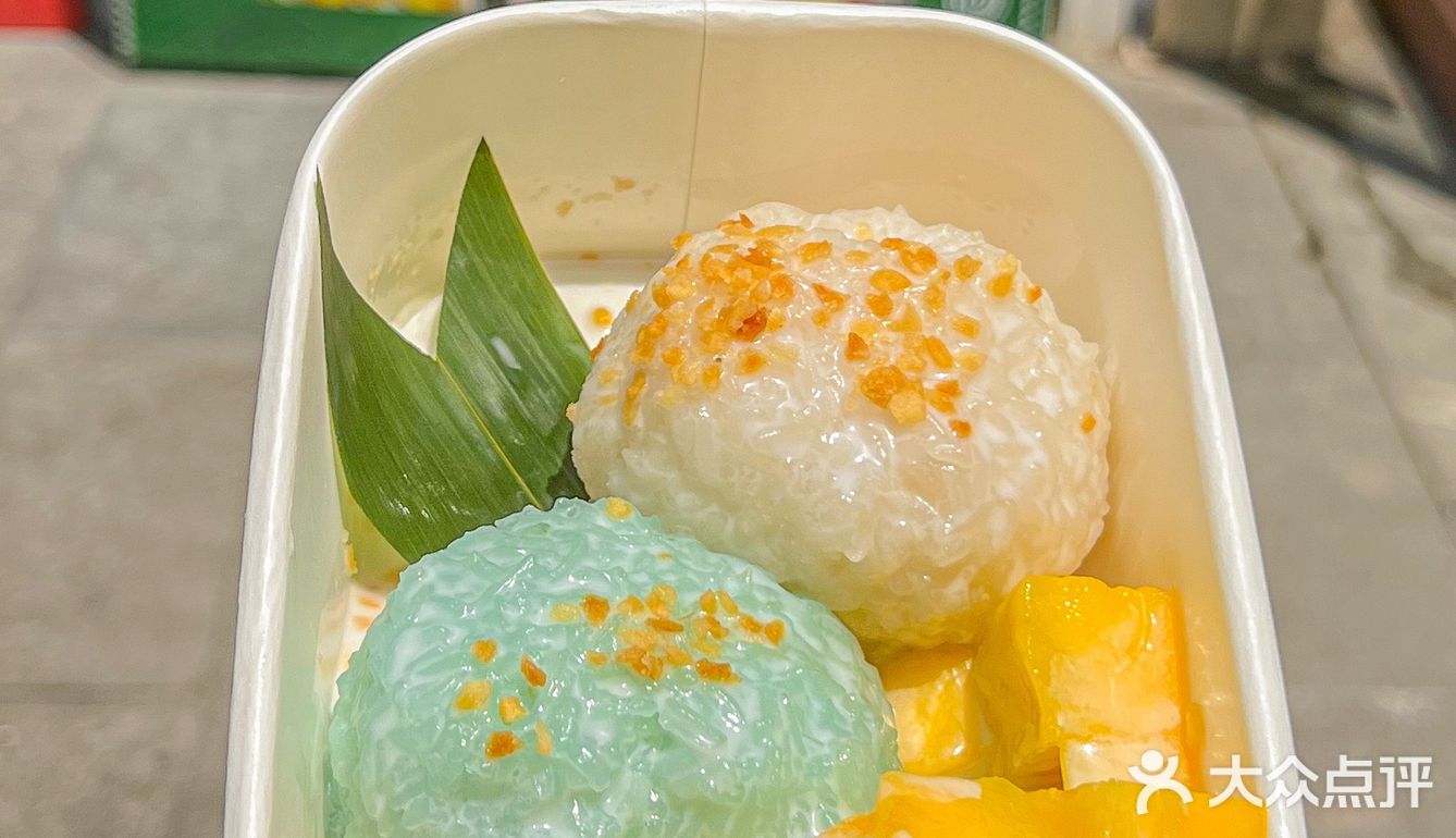 边走边吃的芒果糯米饭 一口魂穿泰国街头
