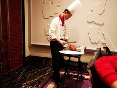 现场片皮鸭-亢龙太子酒轩(东湖店)