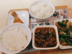 -老乡鸡(上海白玉兰广场店)