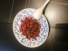 油爆花生拌香菜-同庆楼(花园店)