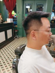 -海文先生国潮烫染男士理发馆