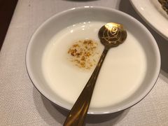 酸奶-梦都海鲜酒家(万达广场江桥店)