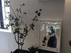 -彳亍咖啡·这里(水湾路店)
