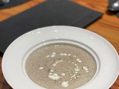 奶油蘑菇汤-红番茄意大利餐厅