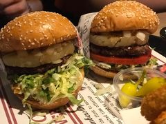 -The Habit Burger Grill 哈比特汉堡(复兴soho店)