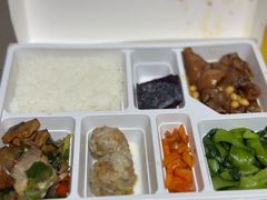 -丽华快餐(红庄国际店)