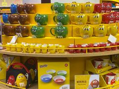 -m豆巧克力世界(上海世茂广场店)