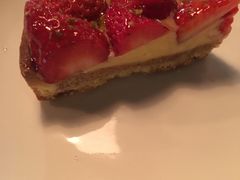 草莓塔-羽深肉铺 Steak & Wine