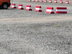 -上海佘山国家森林公园东门地面停车场
