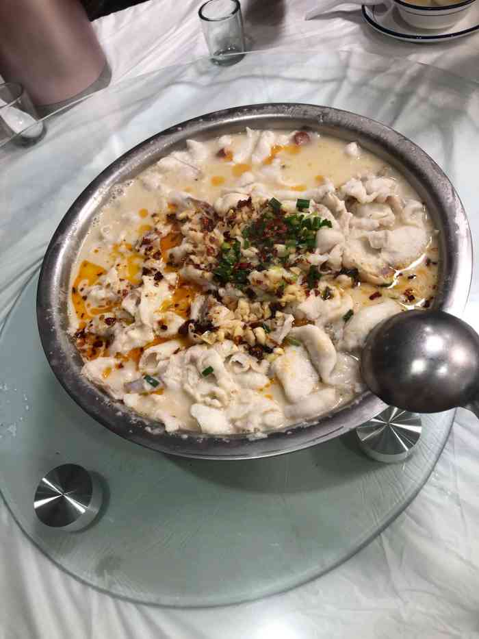 佳佳酸菜鱼-"每天下班从这家路过里面都是客满的,不过一.