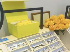 -天空之镜眼镜店蔡司依视路配镜授权零售店(望京颐堤港店)