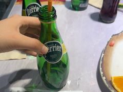 法国Perrier巴黎水含气天然矿泉水气泡水-一绪に寿喜烧自助(世茂广场店)