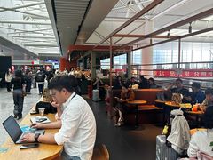 -星巴克(上海虹桥站2A检票口)