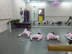 -Isee灰姑娘国际儿童艺术中心(BHGMall店)