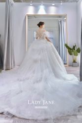 -Lady  Jane高端婚纱礼服馆