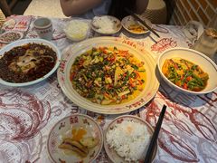 -耙吉吉川味小酒馆(本地人回头店)