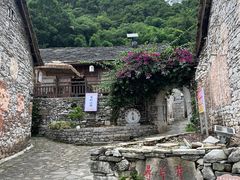 -高荡千年布依古寨旅游景区