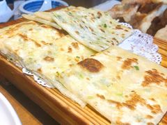 葱油饼-95号酱骨·一块豆腐(展春园西路店)