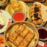 就在汕头酒吧一条街旁边，环境超有潮汕复古风