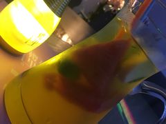 -樱花里音乐餐吧·牛扒椰子鸡(东圃店)