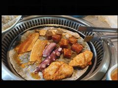-金滏山·烤肉海鲜火锅自助(襄阳万达店)