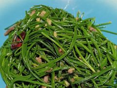 沙葱炒羊肉-蒙艾里民族传统菜蒙餐