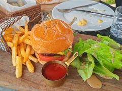 招牌牛肉汉堡-自然食集西餐厅(泰晤士小镇店)