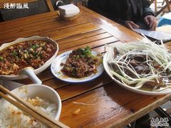 一个人的暴食午餐-曾牛肉
