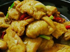 -二厨·吊桥小院·脆皮烧鸡公·本地农家菜(沿江西路店)
