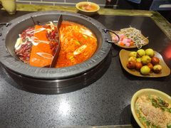 -宽板凳老灶火锅(台湾街店)