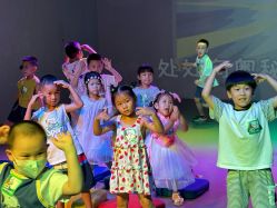 -小鸡哆哆故事屋·儿童乐园(嘉里城店)