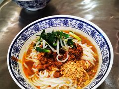 -巍山𤆵肉饵丝