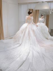 -莫小姐婚纱