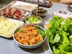 -围炉肉舍•炭烤活鳗•丹东海鲜烤肉(步行街店)