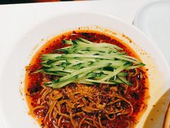 土芥辣拌饸饹-江城小馆陕南妈妈菜·全球旅行餐厅(钟楼店)